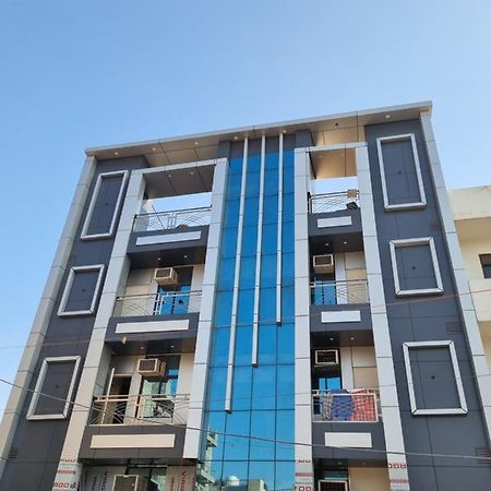 Hotel O Greno House Near Pvr Ansal Plaza Большая Нойда Экстерьер фото