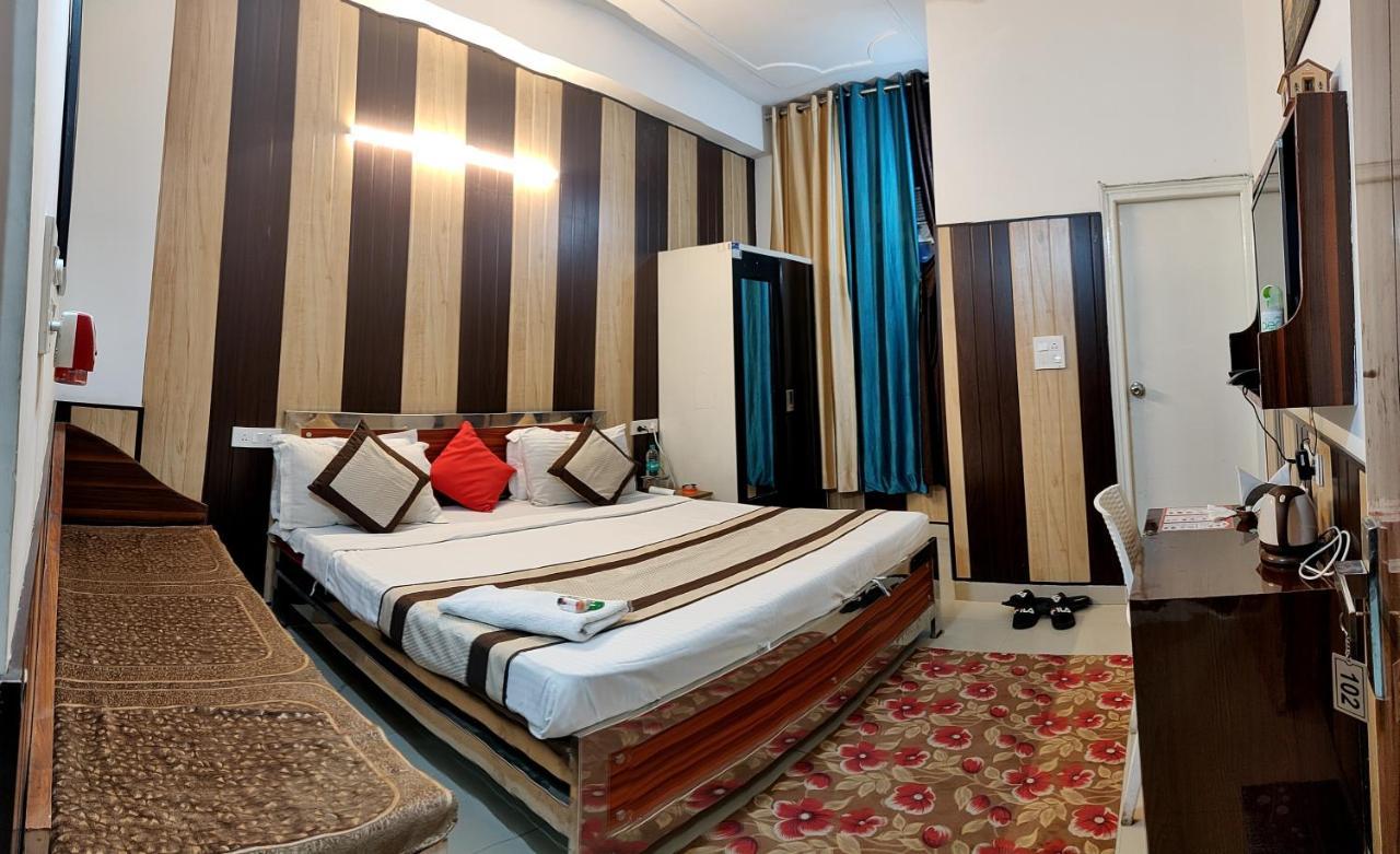 Hotel O Greno House Near Pvr Ansal Plaza Большая Нойда Экстерьер фото