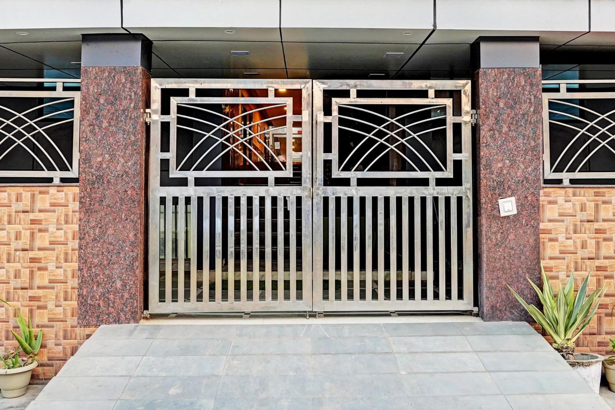 Hotel O Greno House Near Pvr Ansal Plaza Большая Нойда Экстерьер фото