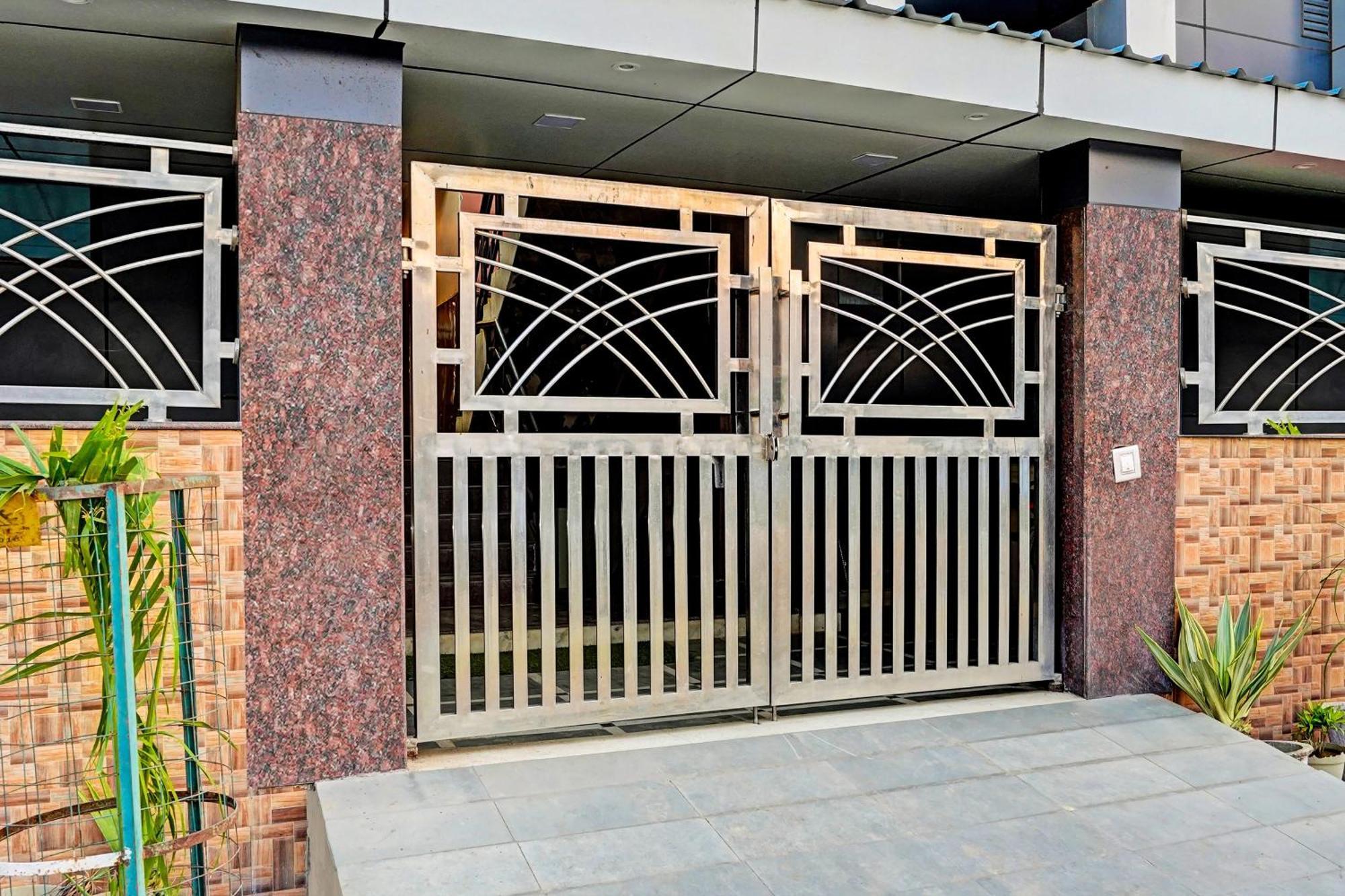Hotel O Greno House Near Pvr Ansal Plaza Большая Нойда Экстерьер фото