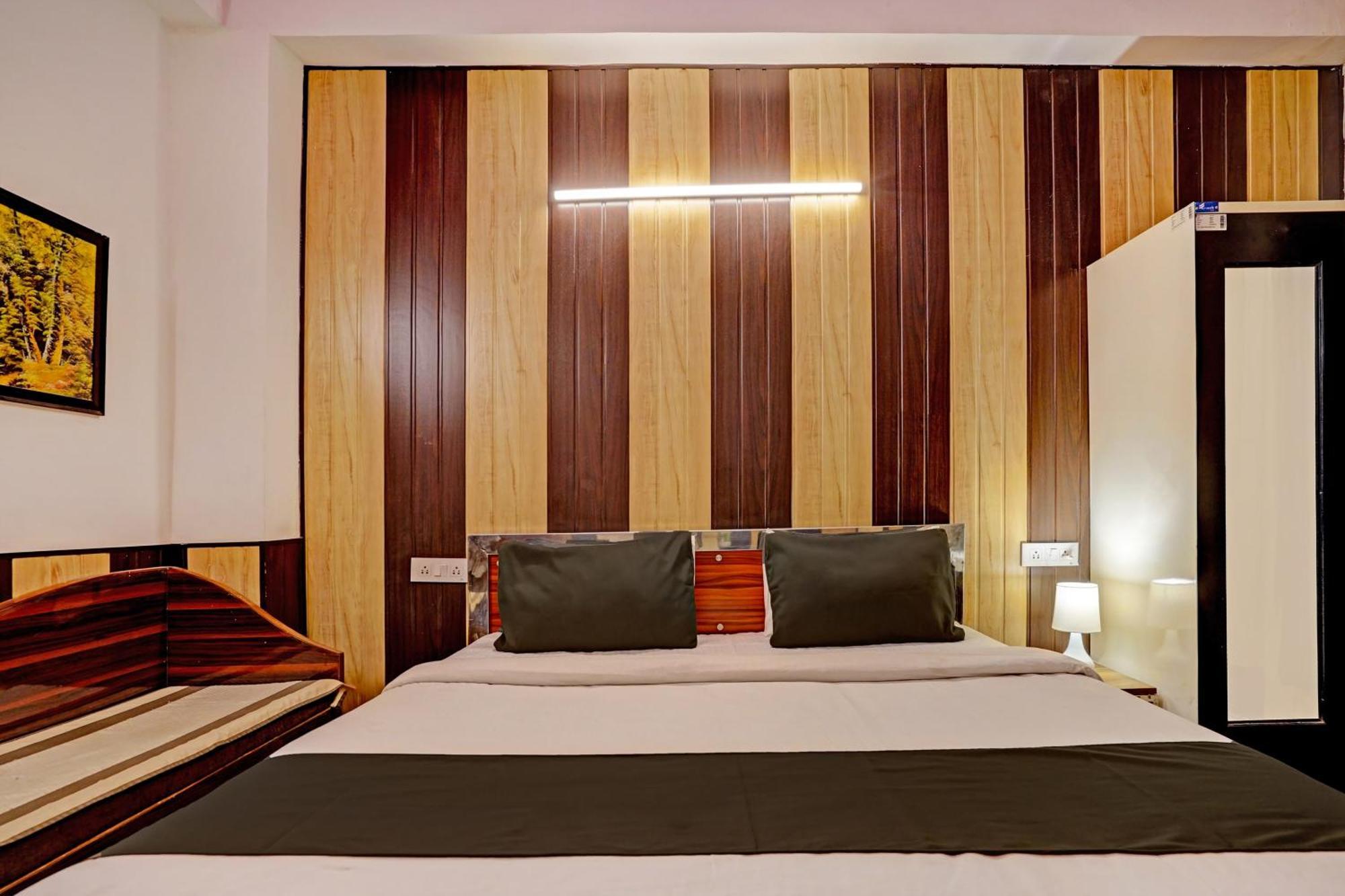 Hotel O Greno House Near Pvr Ansal Plaza Большая Нойда Экстерьер фото